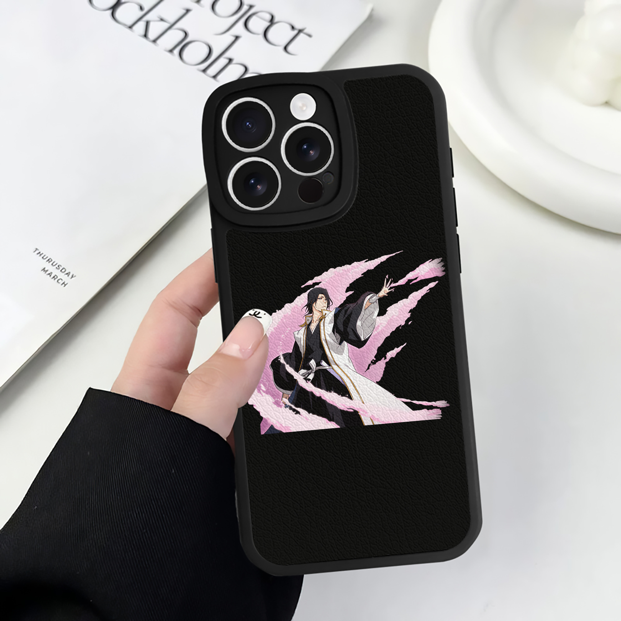 （画像用） ブリーチ くちき びゃくや BLEACH Kuchiki Byakuya 【iPhone 16シリーズ対応】シリコンスマホケース（レザー調） 材質：シリコン